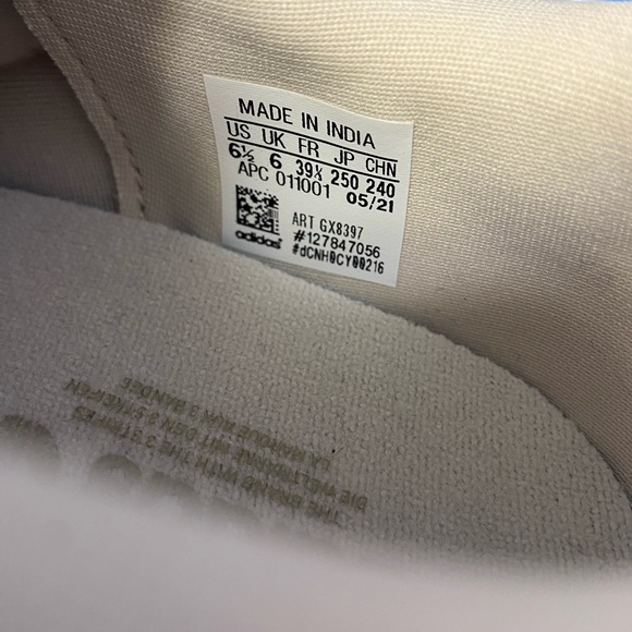 Adidas sneakers - Picture 4 of 4